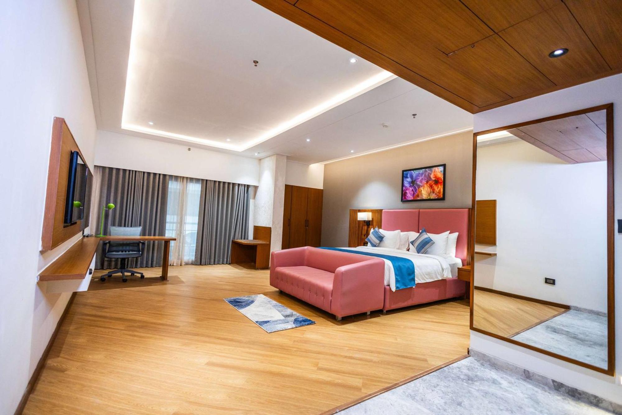 Ramada Encore By Wyndham Viramgam Εξωτερικό φωτογραφία